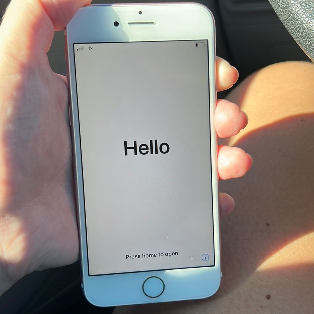 IPhone 7 Rose Gold- 128 GB Memory / Factory Reset